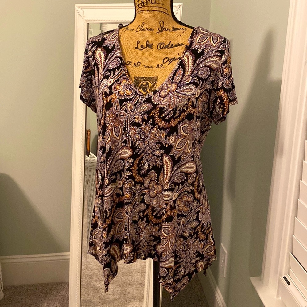 NWOT Daytrip paisley print top, size M.